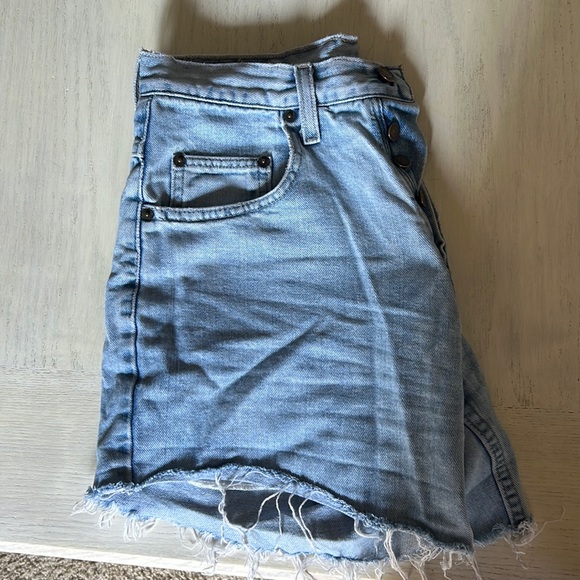 Light Boyfriend style jean shorts with frayed/rolled bottoms - Picture 1 of 7